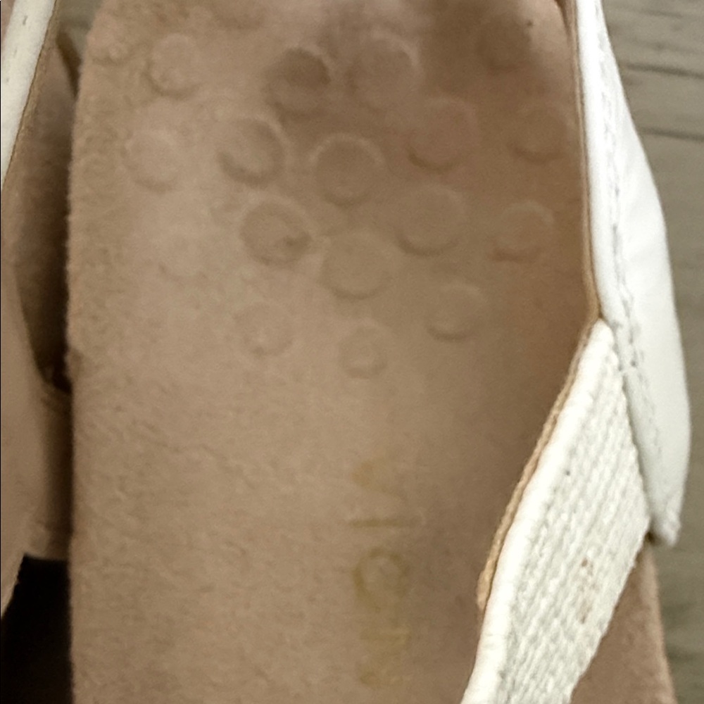 VionicWhite Women's T-strap Comfort Sandals - Picture 7 of 9
